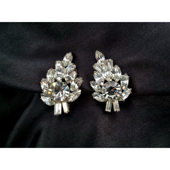 Vintage 1960s - 1970s Clear Rhinestones Earrings - Picture 3 of 5